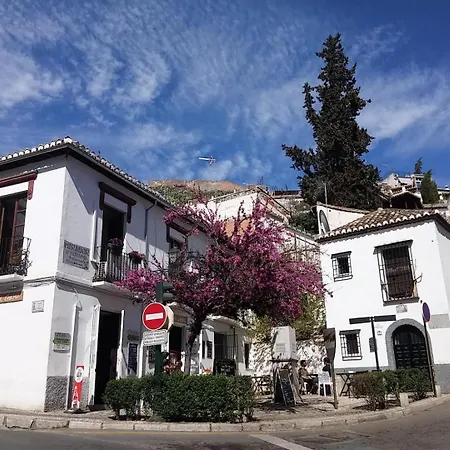 Charming Albaicin Patio Flat Free Onsite Parking Apartment